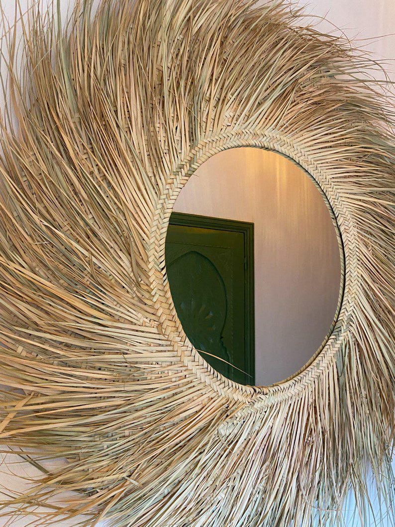 Round Moroccan mirror in paille