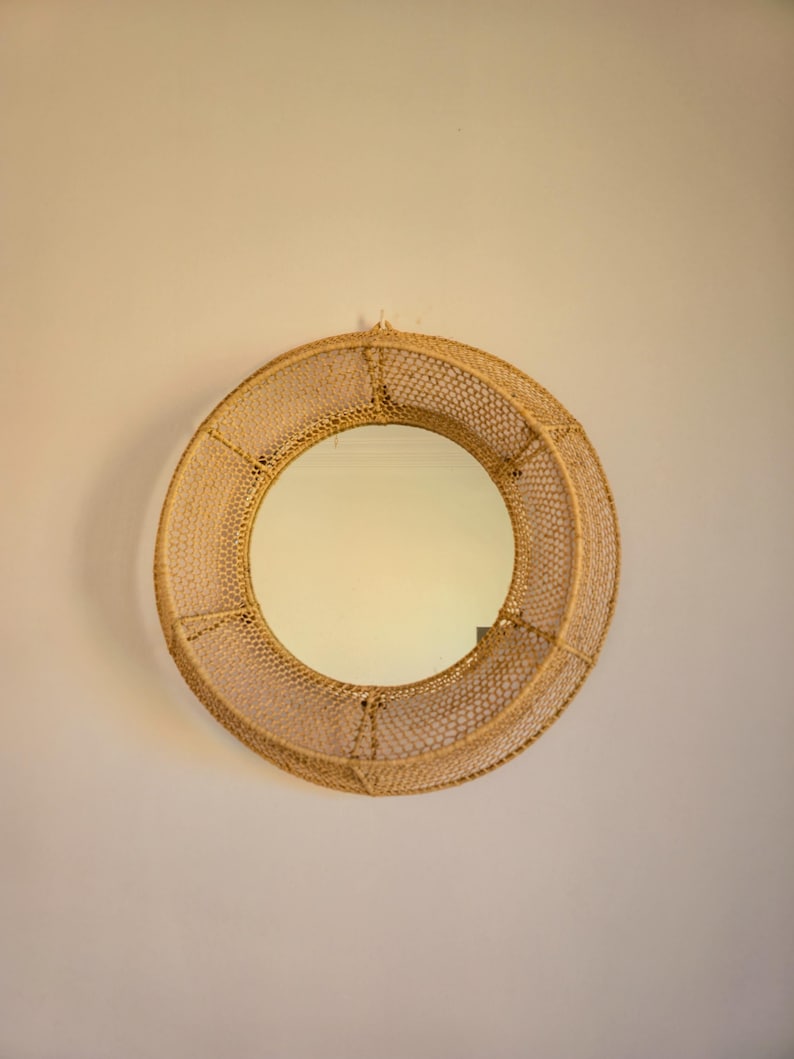 Moroccan raffia mirror in round shape