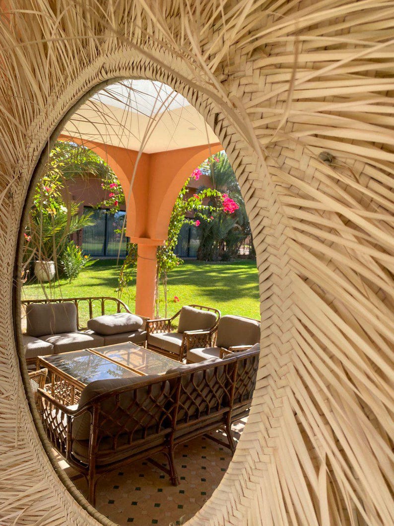 Round Moroccan mirror in paille