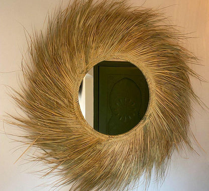 Round Moroccan mirror in paille