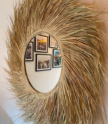 Round Moroccan mirror in paille