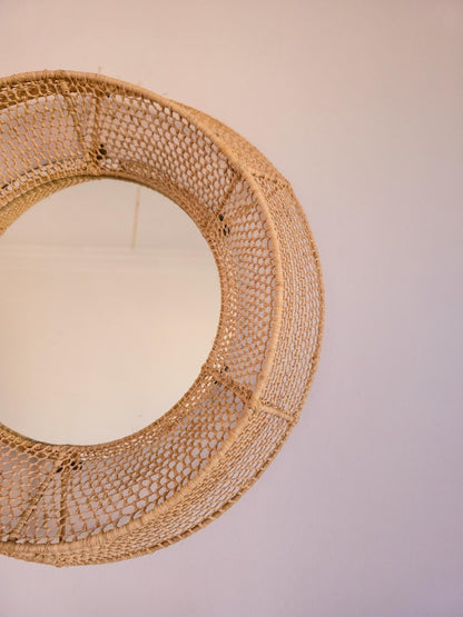 Moroccan raffia mirror in round shape