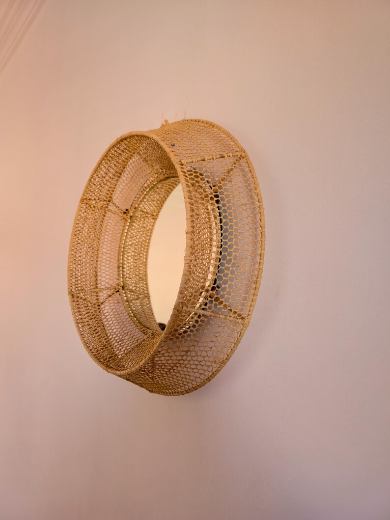 Moroccan raffia mirror in round shape