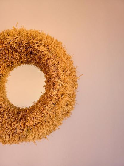 Moroccan raffia mirror in round shape
