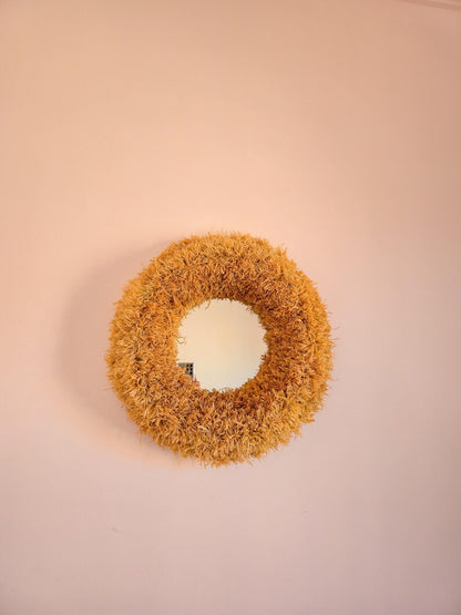 Moroccan raffia mirror in round shape