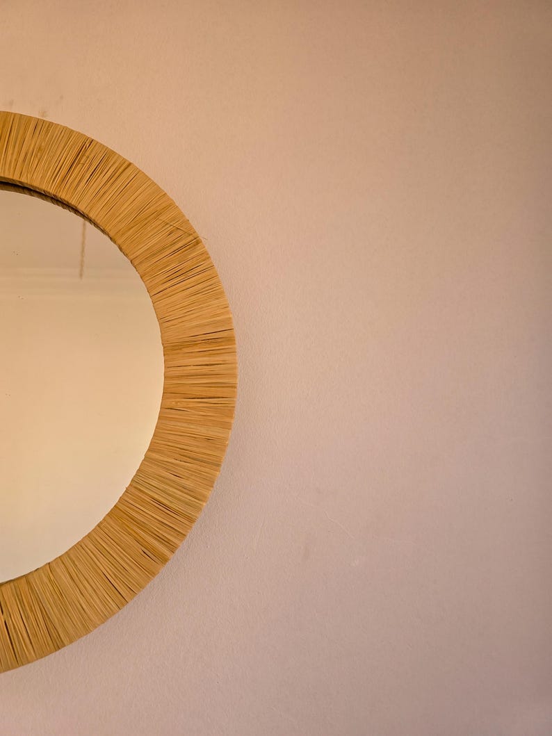 Moroccan cord raffia mirror in round shape